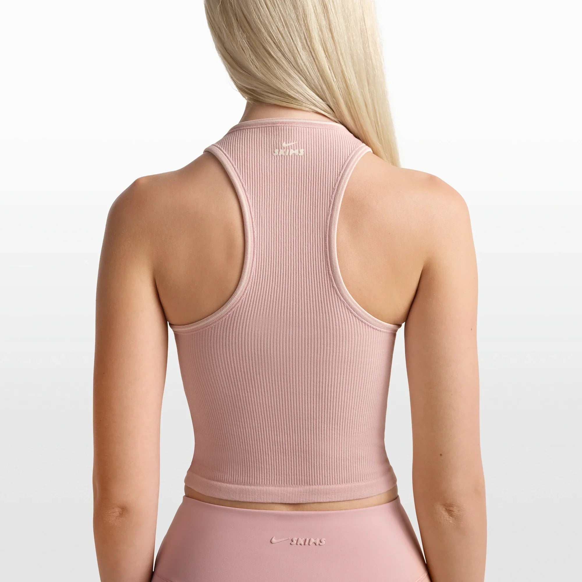 NikeSKIMS RIBBED SEAMLESS RACER FRONT TANK | HIMALAYAN - Sneaker Türkiye