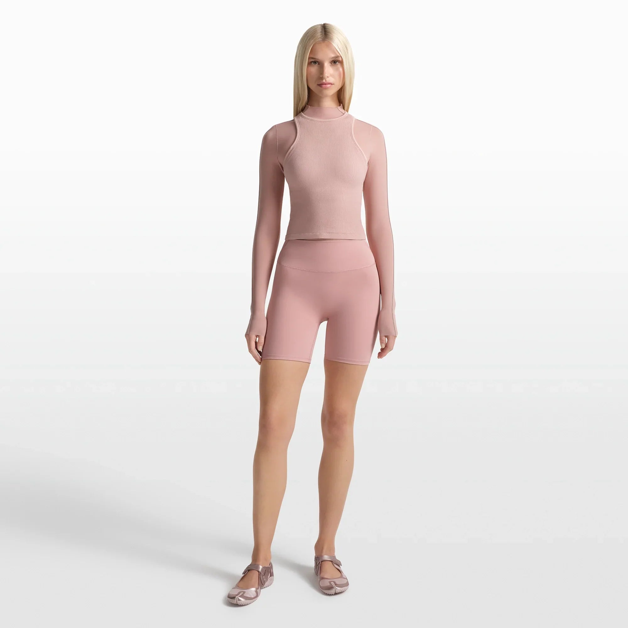 NikeSKIMS RIBBED SEAMLESS RACER FRONT TANK | HIMALAYAN - Sneaker Türkiye