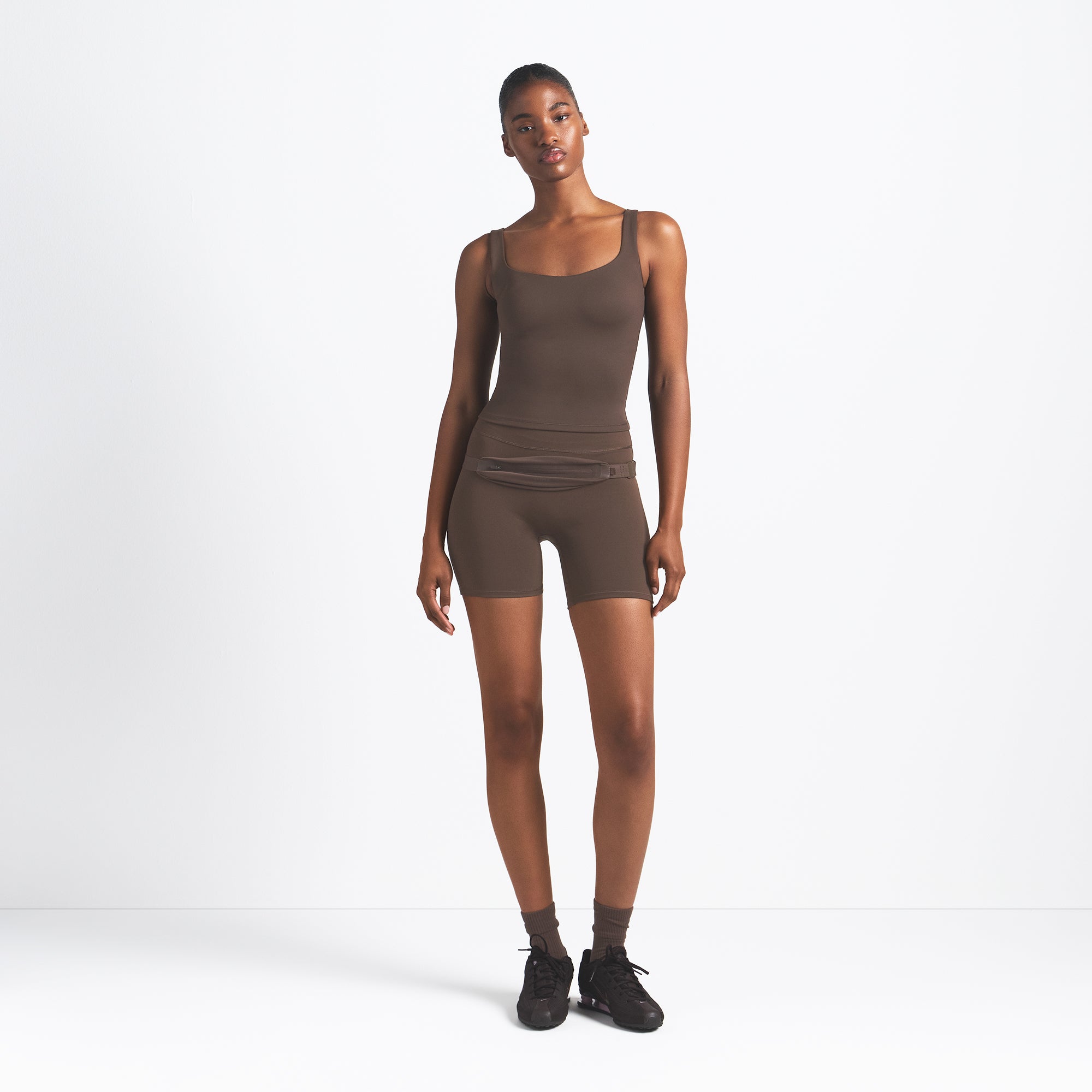 NikeSKIMS MATTE SQUARE NECK TANK | DARK SEPIA - Sneaker Türkiye