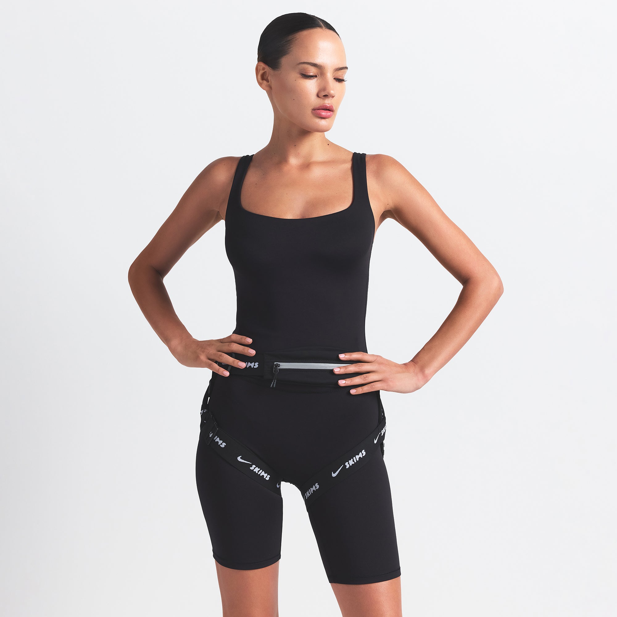 NikeSKIMS MATTE SQUARE NECK TANK | OBSIDIAN - Sneaker Türkiye