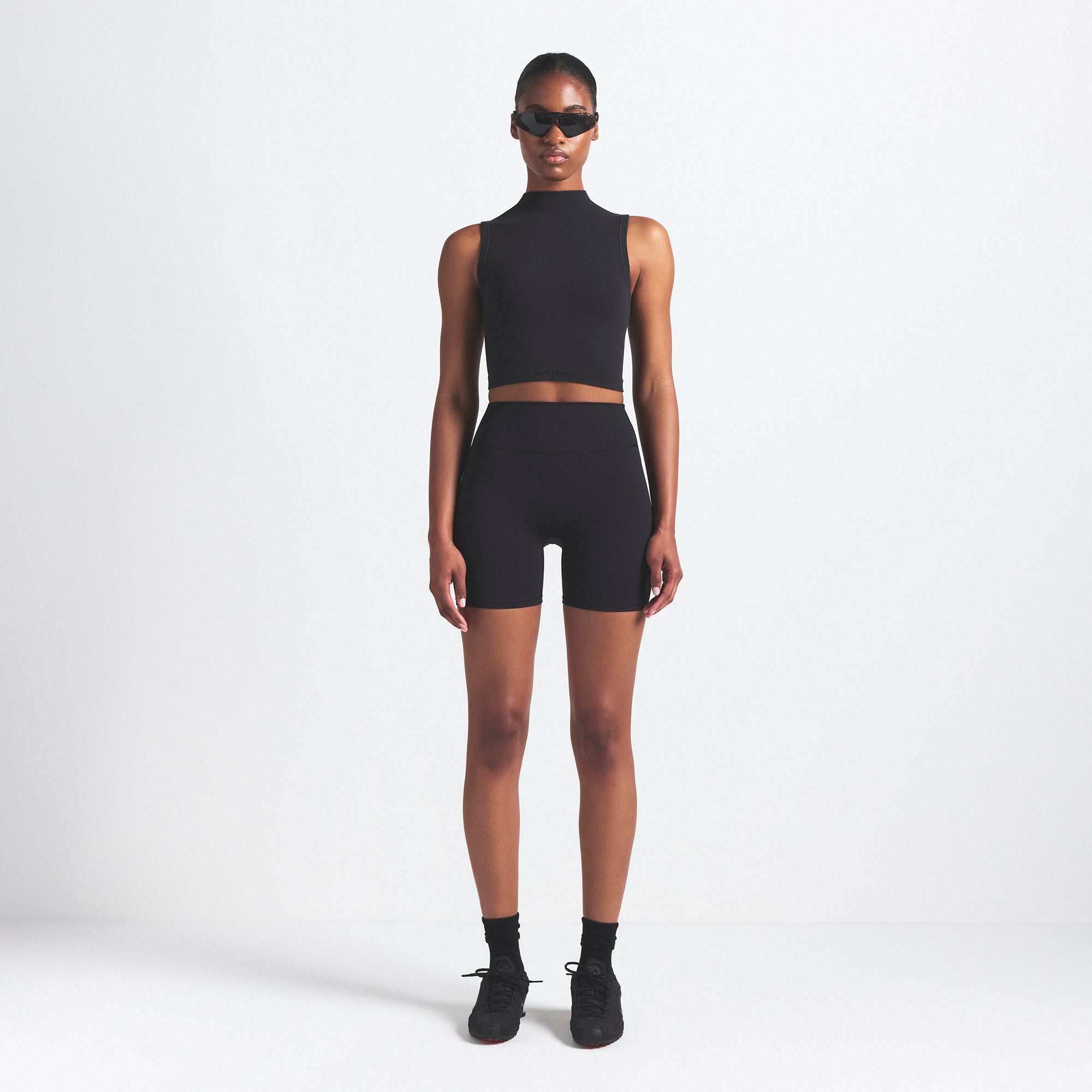 NikeSKIMS VINTAGE SEAMLESS MOCK NECK BRA TOP | OBSIDIAN - Sneaker Türkiye