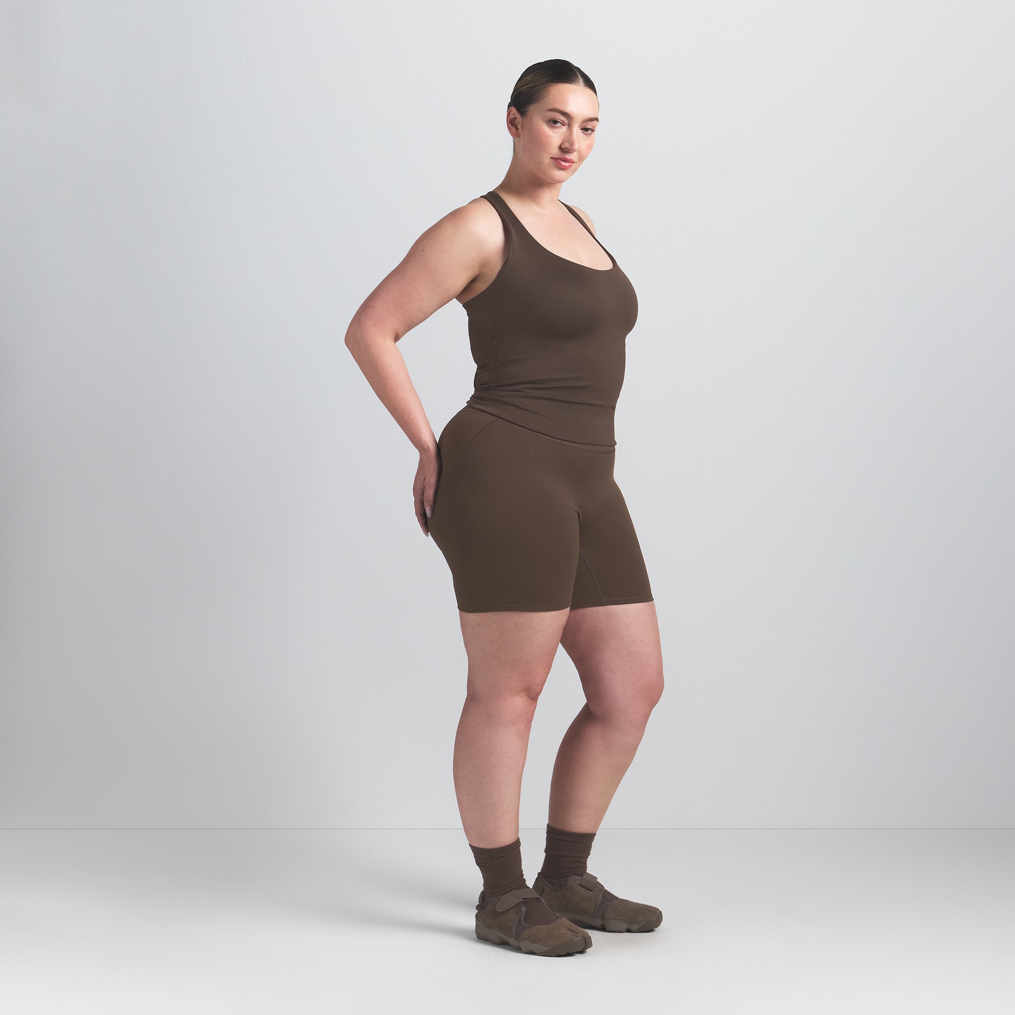 NikeSKIMS MATTE RACER BACK TANK | DARK SEPIA - Sneaker Türkiye