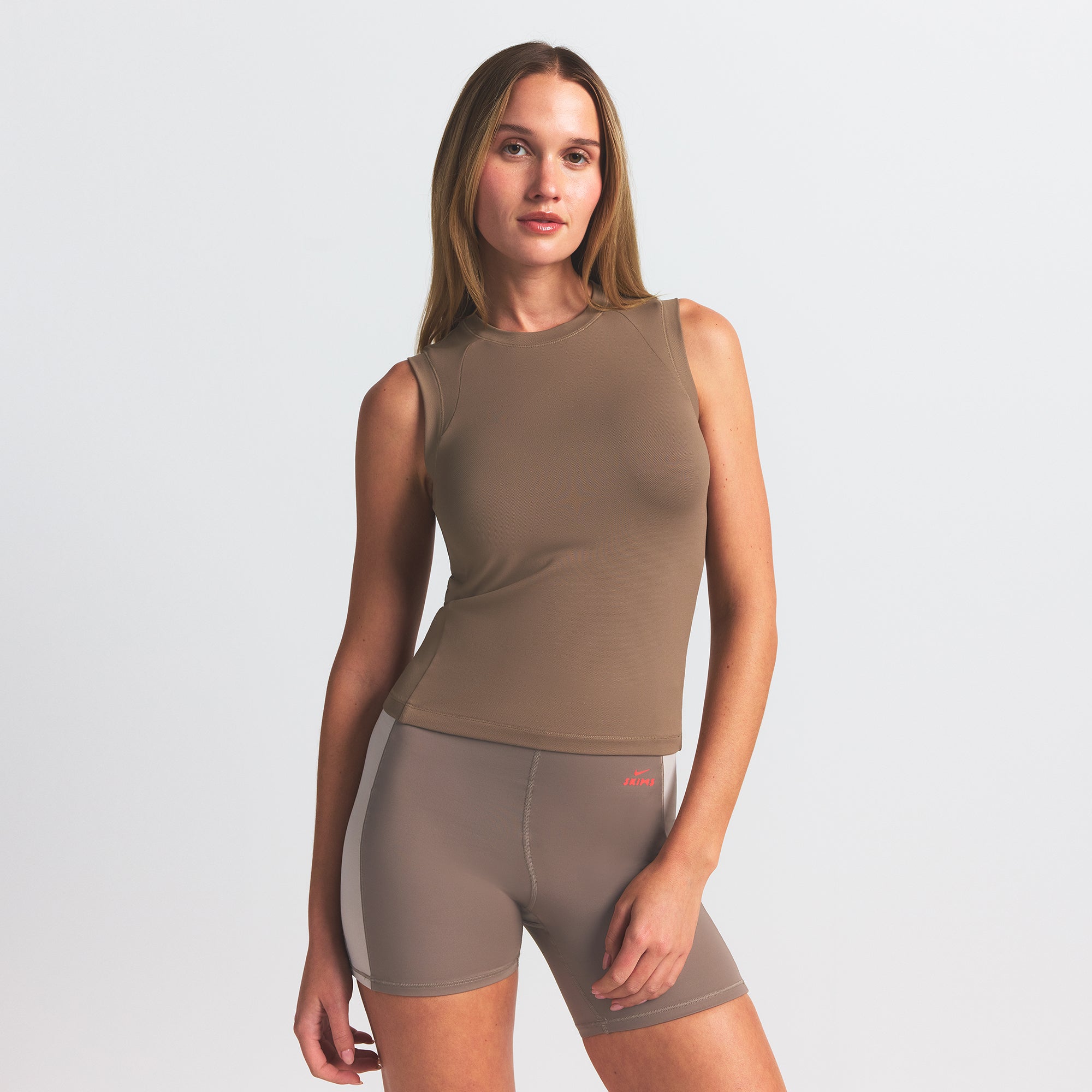 NikeSKIMS AIRY MUSCLE TEE | MYRRH - Sneaker Türkiye