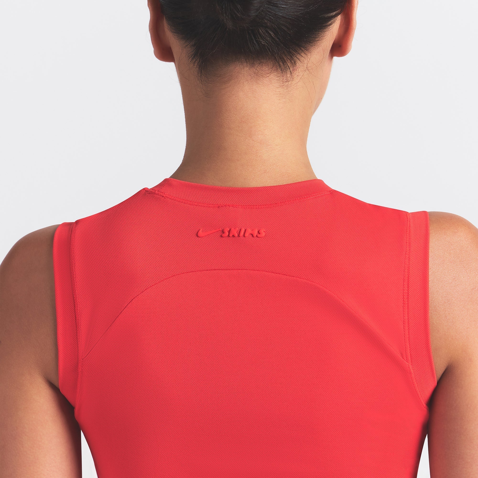 NikeSKIMS AIRY MUSCLE TEE | RUBY - Sneaker Türkiye