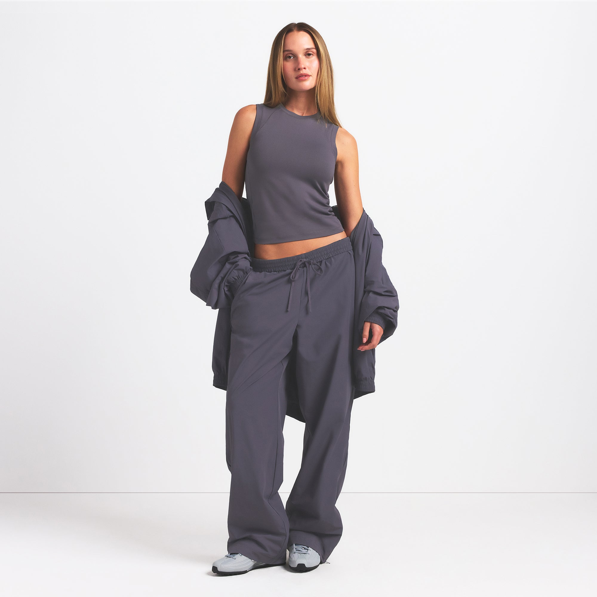 NikeSKIMS AIRY MUSCLE TEE | RAVEN - Sneaker Türkiye