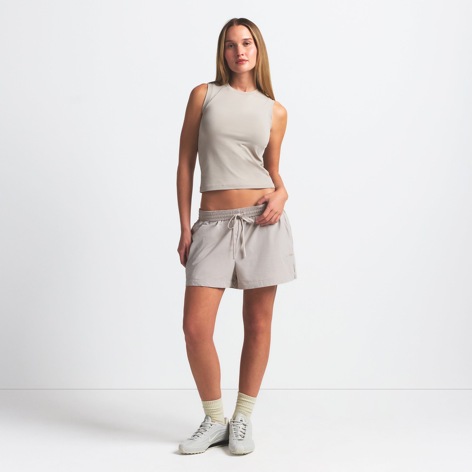 NikeSKIMS AIRY MUSCLE TEE | STONE - Sneaker Türkiye