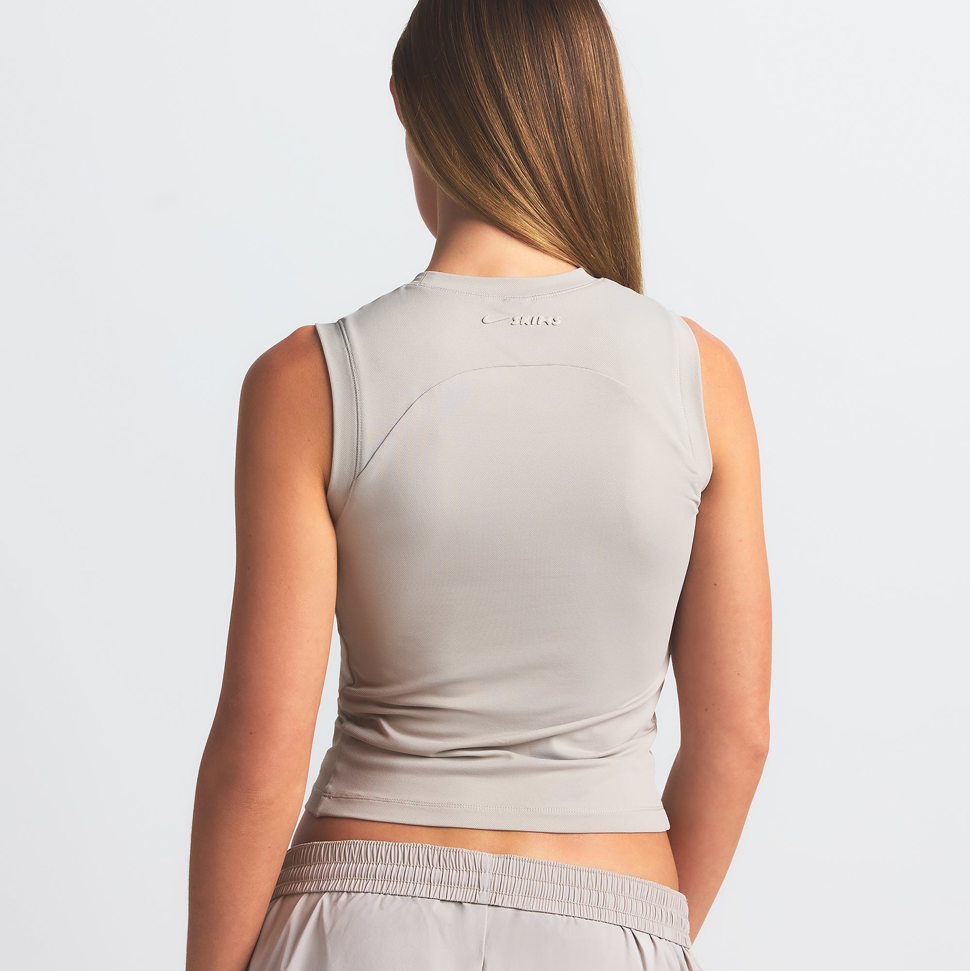 NikeSKIMS AIRY MUSCLE TEE | STONE - Sneaker Türkiye