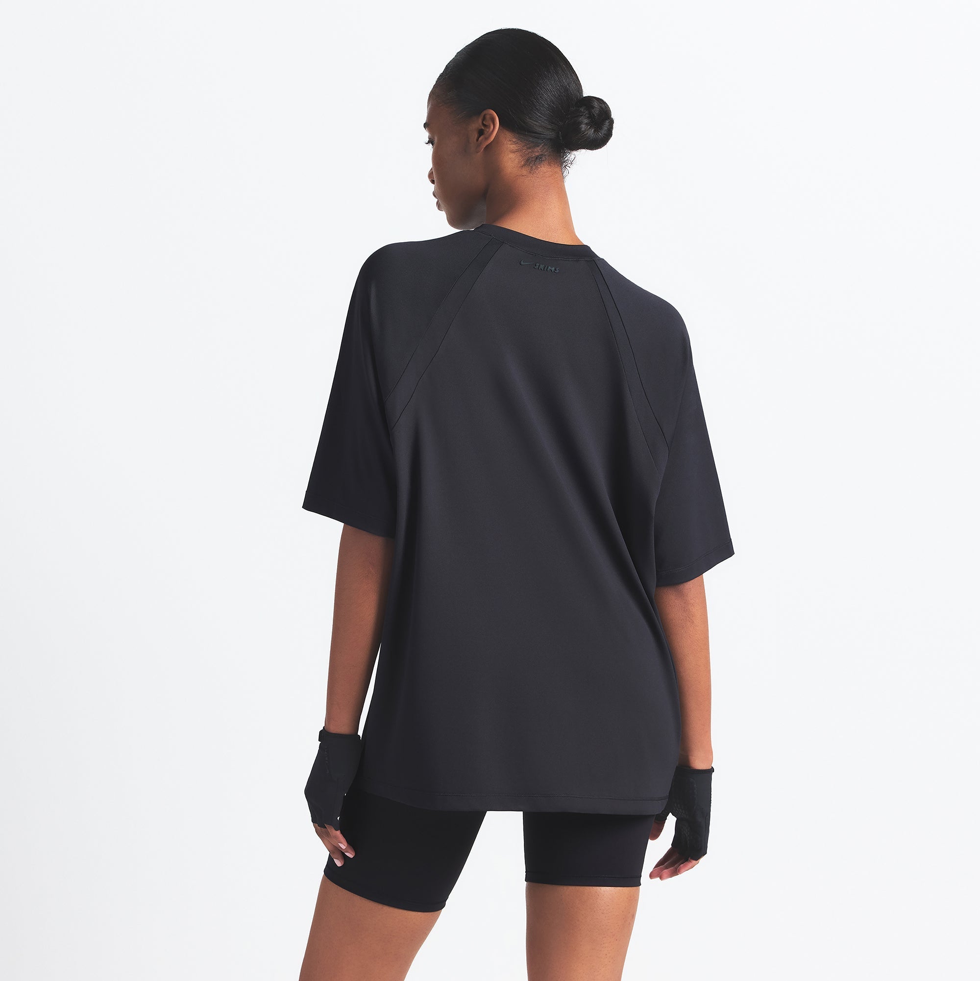 NikeSKIMS AIRY OVERBedenD TEE | OBSIDIAN - Sneaker Türkiye
