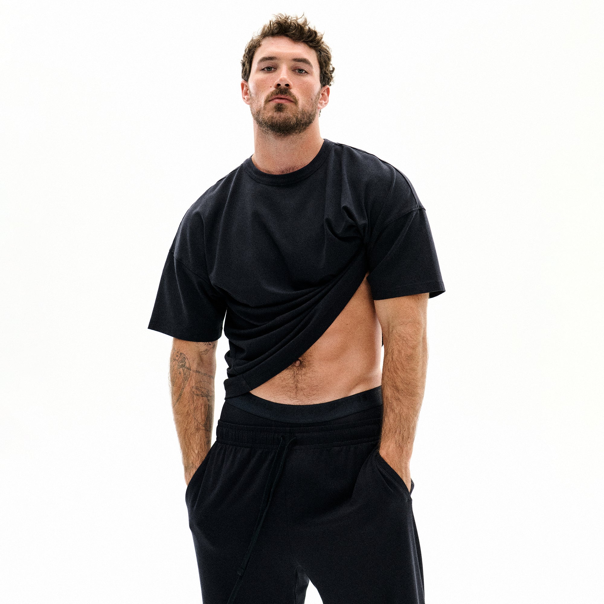 SKIMS JERSEY LOUNGE MENS OVERBedenD T-SHIRT | OBSIDIAN - Sneaker Türkiye