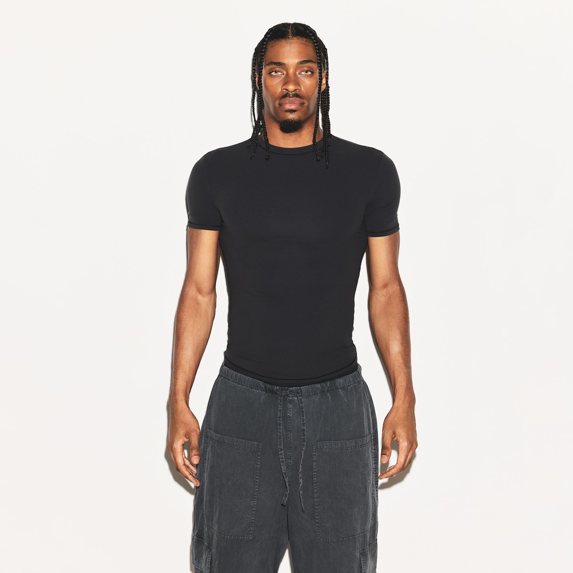 SKIMS FITS EVERYBODY MENS SLIM T-SHIRT | ONYX - Sneaker Türkiye