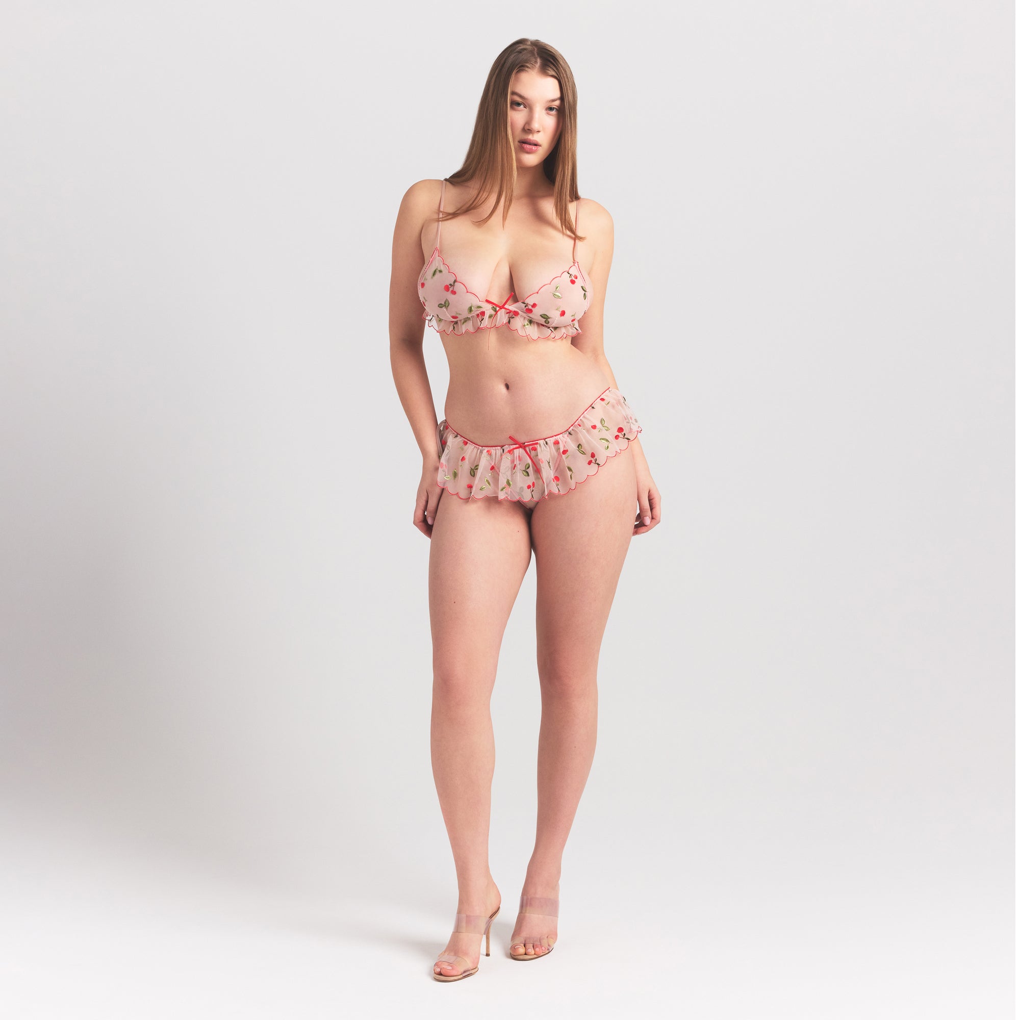 SKIMS EMBROIDERED TULLE SKIMPY TRIANGLE BRALETTE | PRIMROSE CHERRY TULLE - Sneaker Türkiye