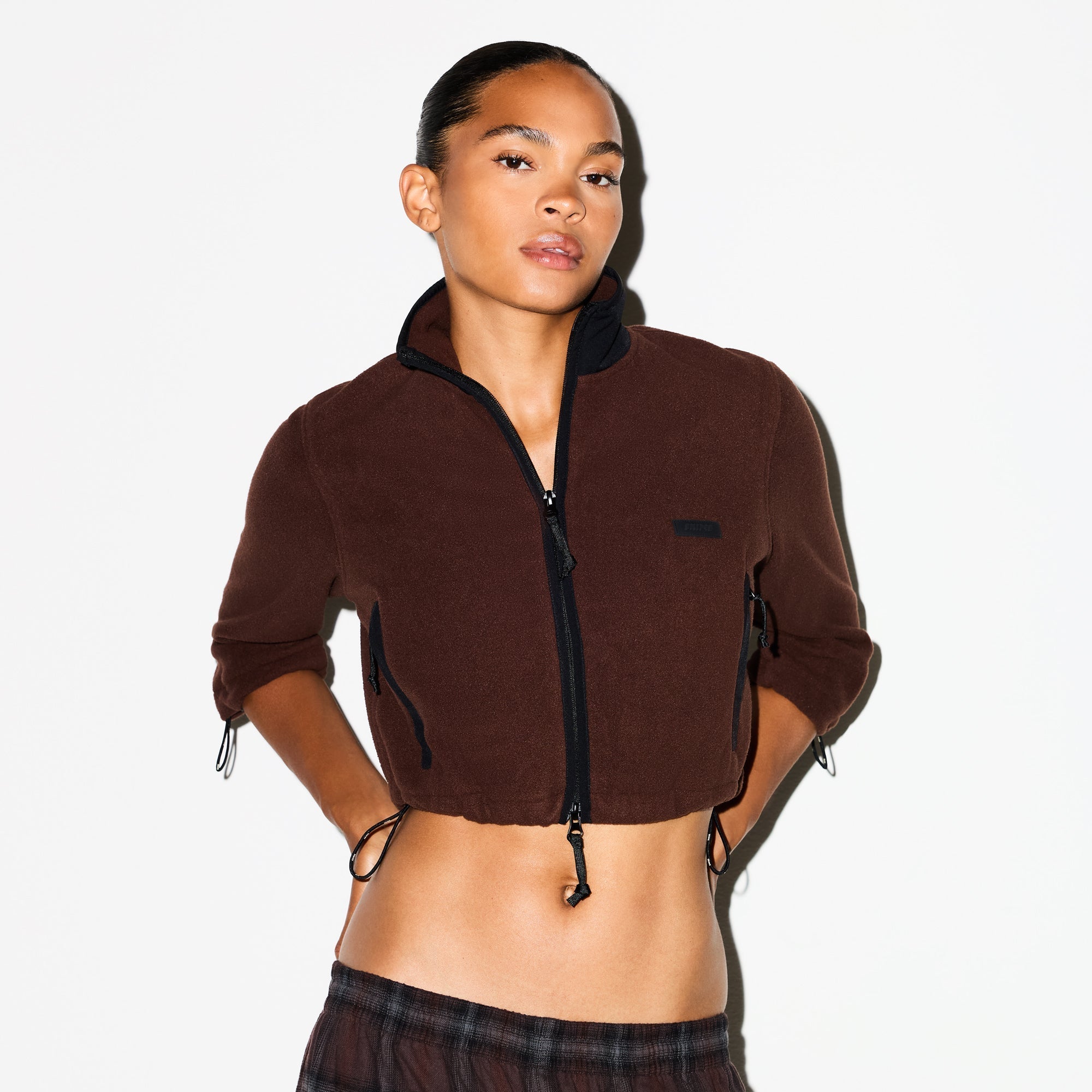 SKIMS OUTDOOR FLEECE CROPPED 3/4 SLEEVE JACKET | COCOA - Sneaker Türkiye