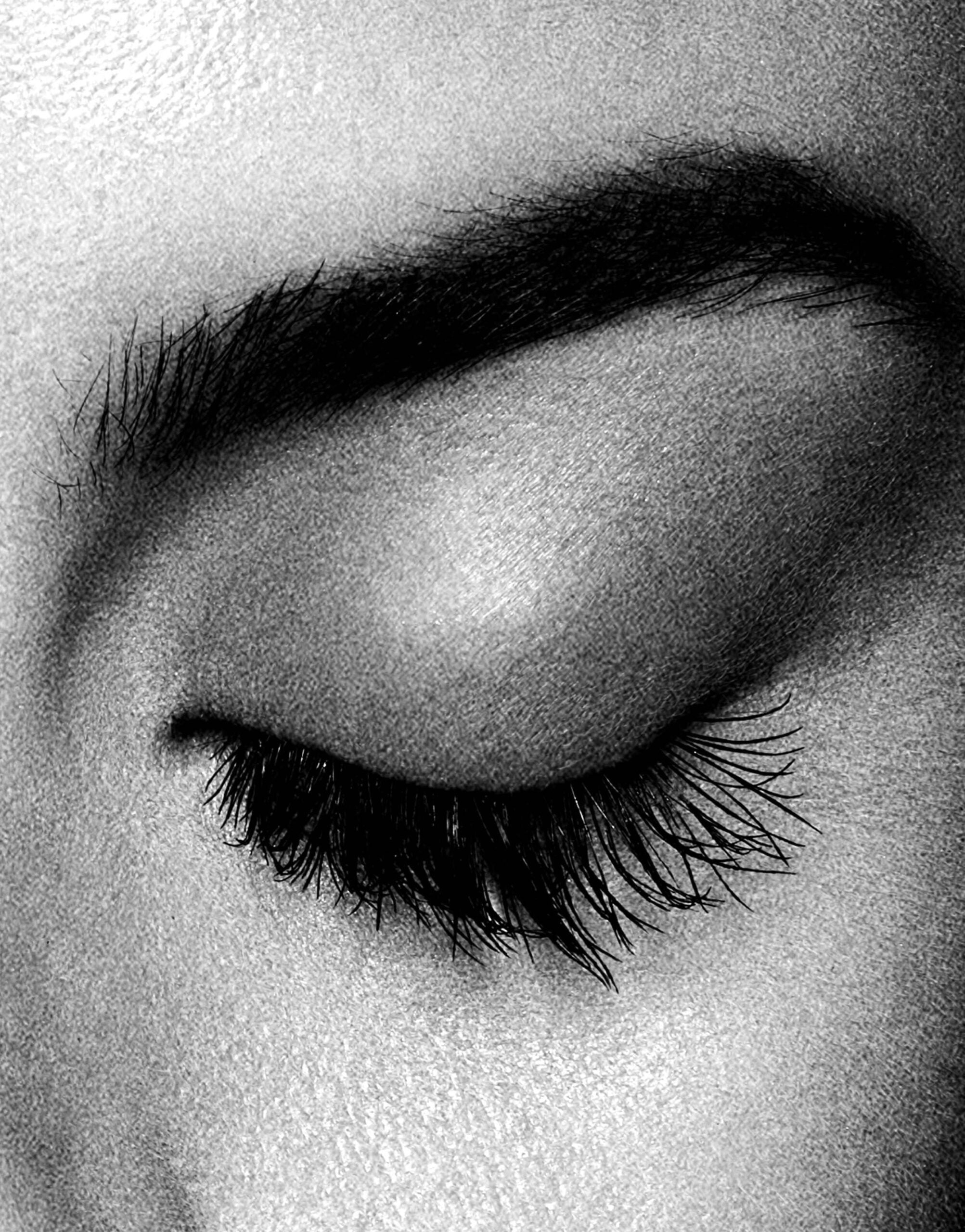Hourglass Caution™ Extreme Lash Mascara – Maskara - Sneaker Türkiye