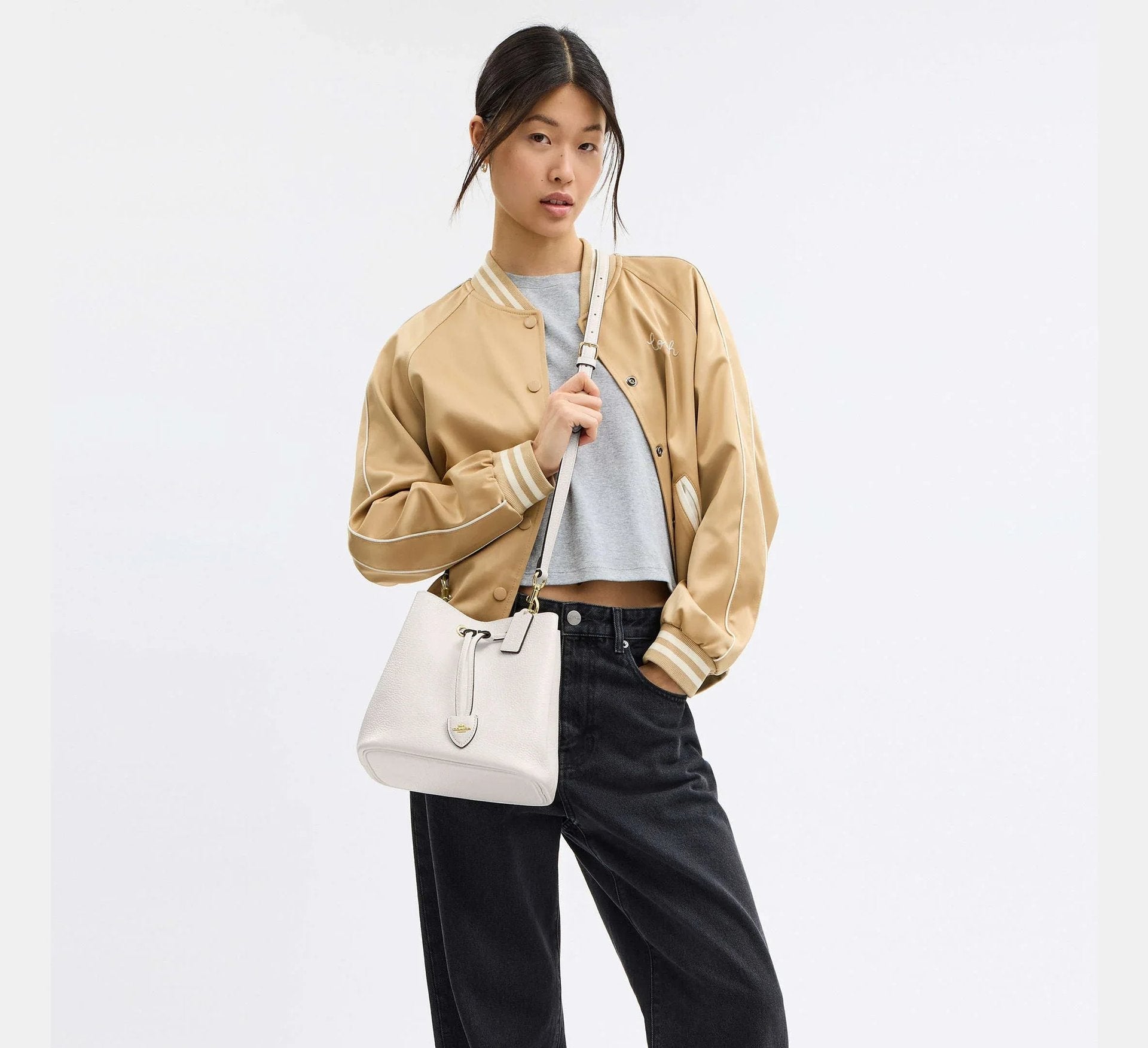 Coach Rowan Bucket Bag – Gold/Chalk - Sneaker Türkiye