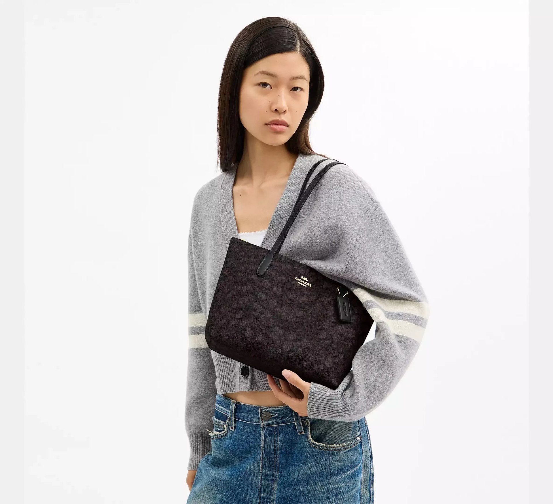 Coach Fiona Zip Tote Bag In Signature – Gold/Walnut/Black - Sneaker Türkiye