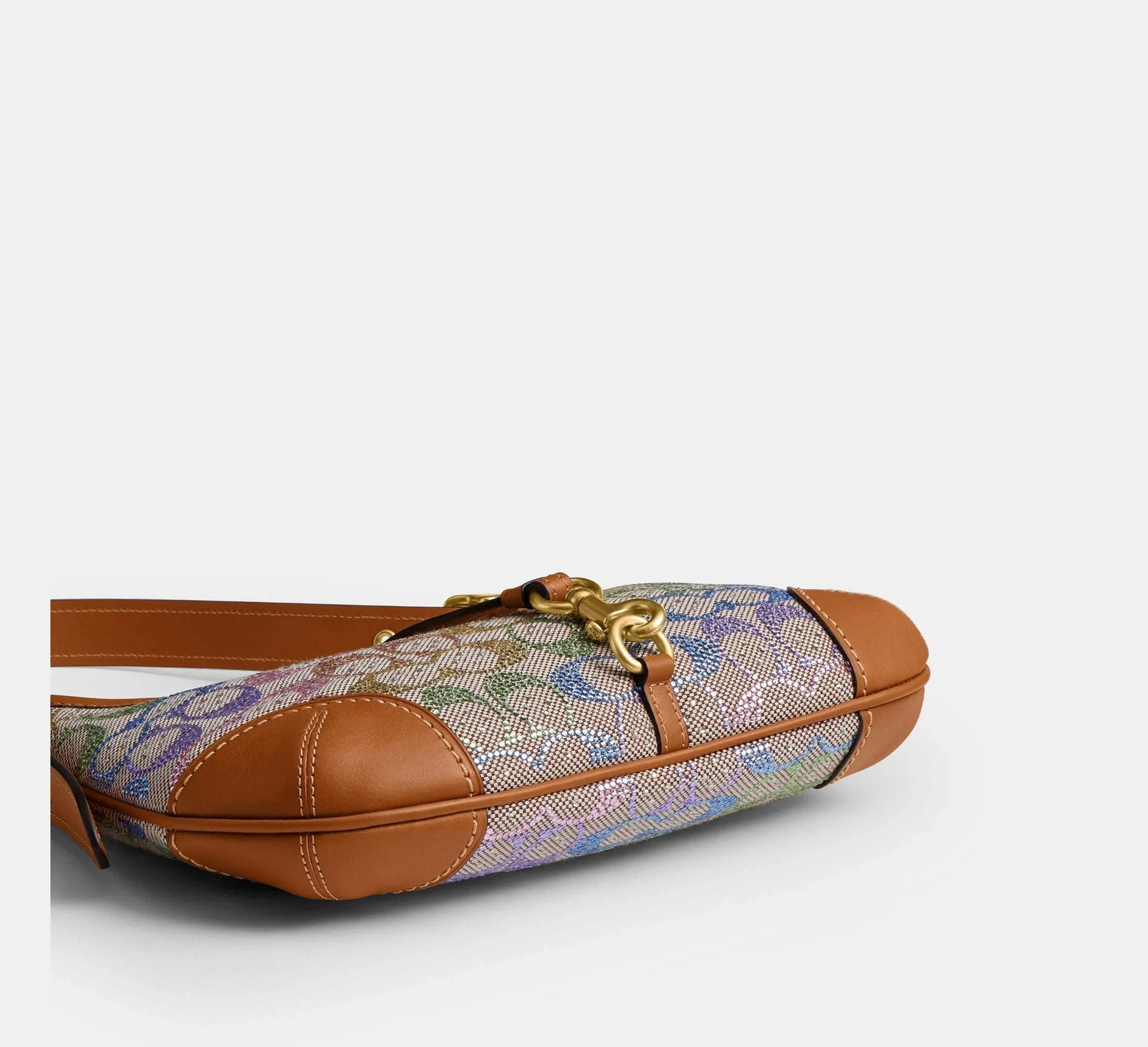 Coach Hamptons Hobo Bag In Crystal Signature Jacquard – Brass/Rainbow Multi - Sneaker Türkiye