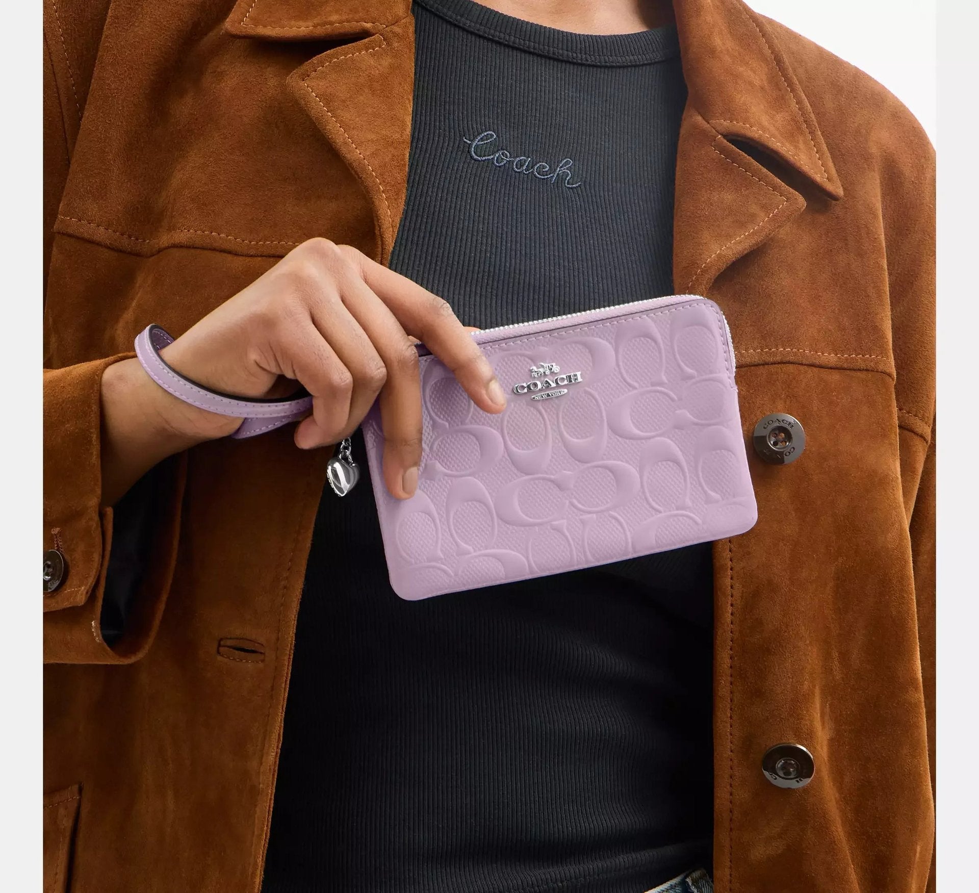 Coach Corner Zip Wristlet In Signature Leather With Heart Charm – Silver/Light Violet - Sneaker Türkiye