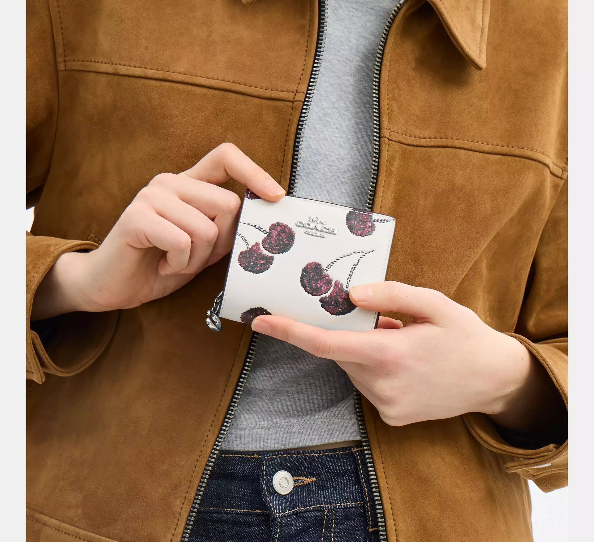 Coach Snap Wallet With Cherry Print – Silver/Chalk Multi - Sneaker Türkiye