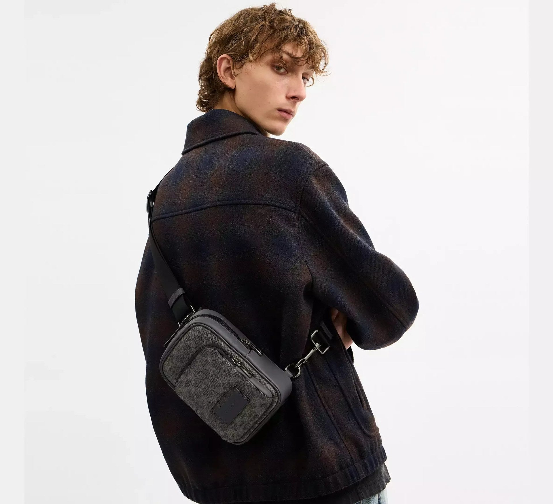 Coach Racer Sling Pack In Signature – Gunmetal/Grey/Charcoal - Sneaker Türkiye
