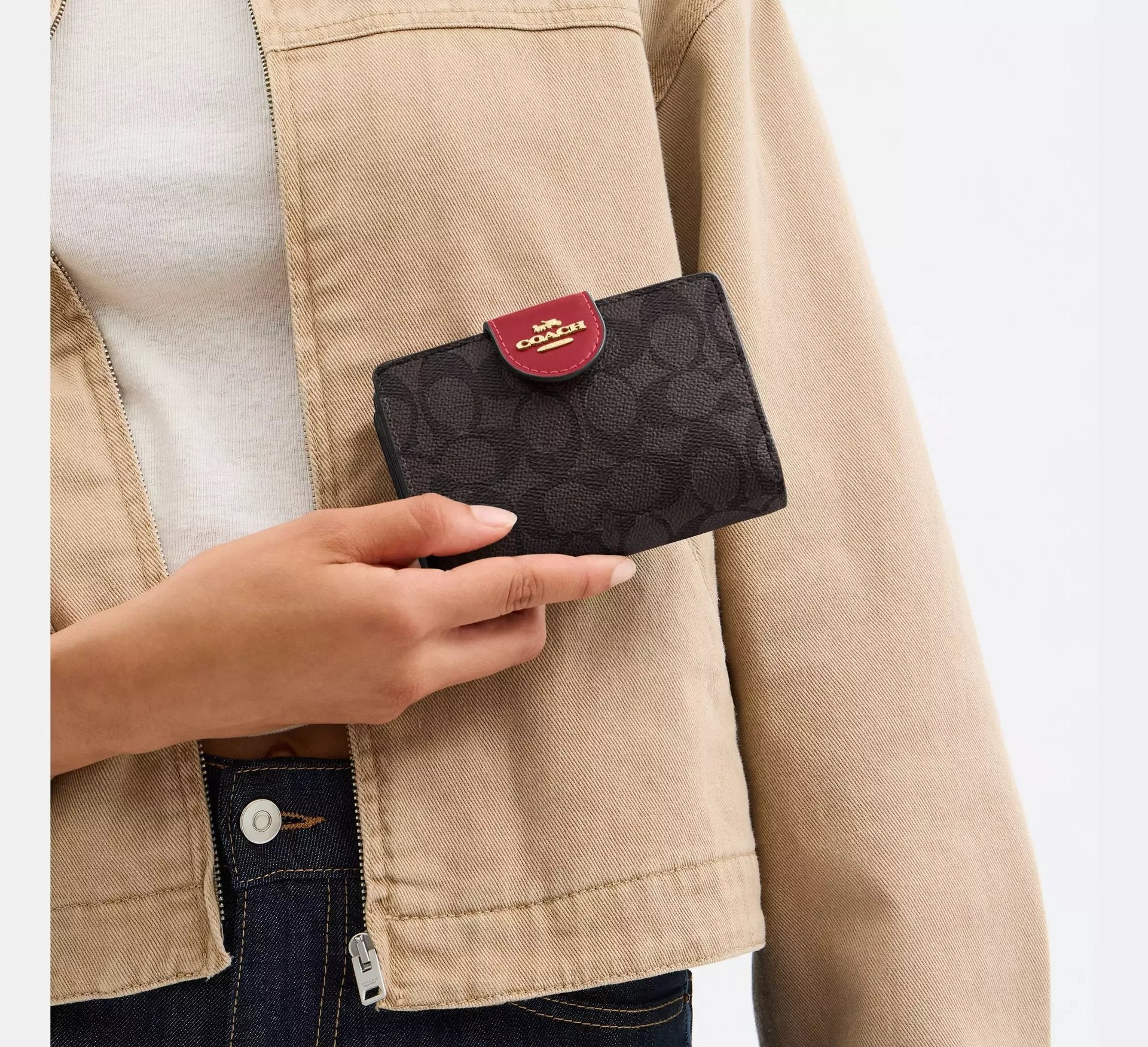 Coach Medium Corner Zip Wallet In Signature – Gold - Sneaker Türkiye