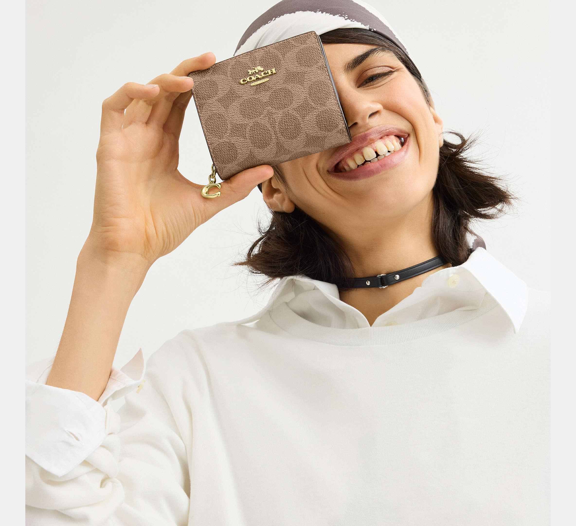 Coach Snap Wallet In Signature – Gold/Tan/Brown - Sneaker Türkiye