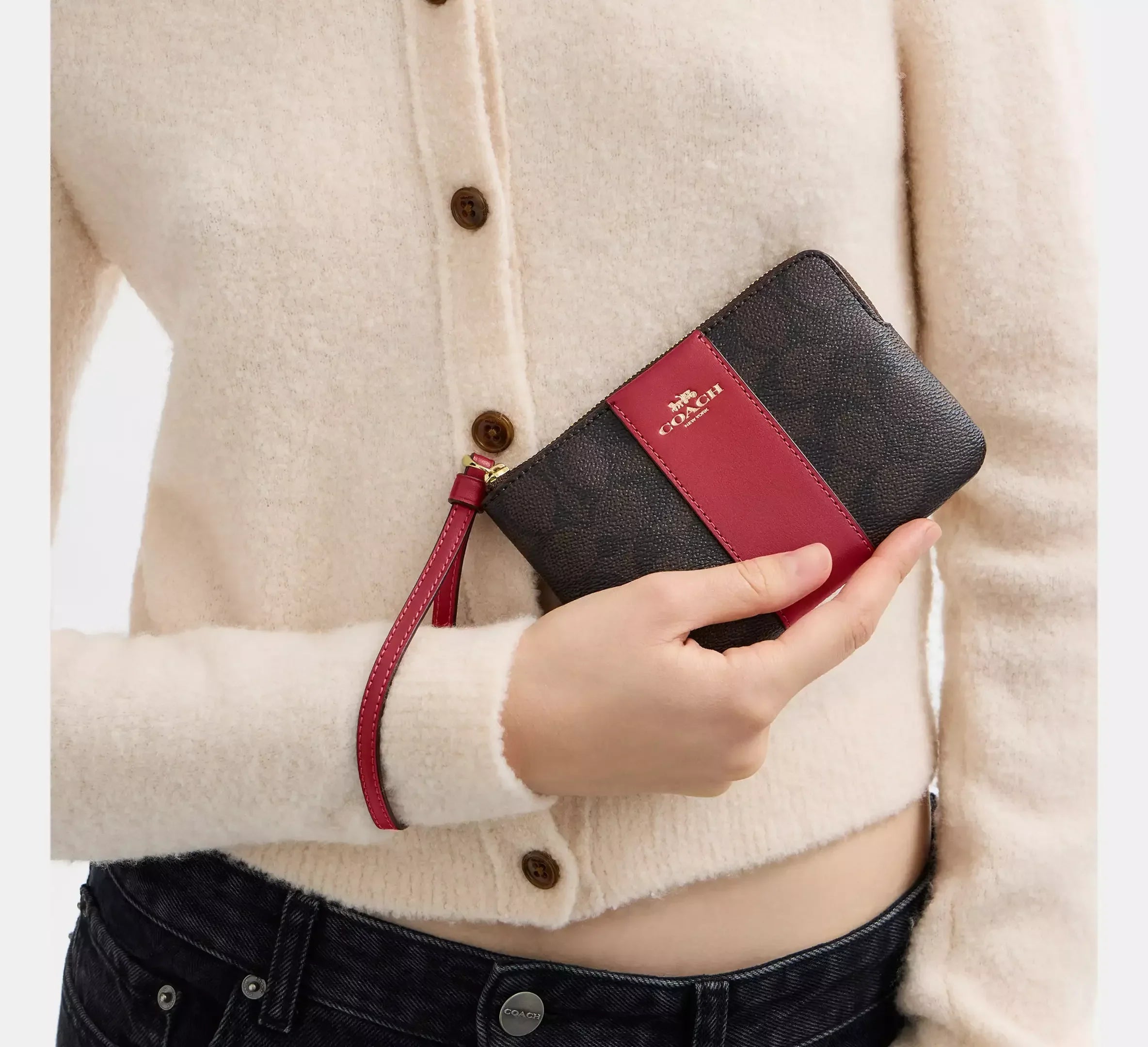 Coach Corner Zip Wristlet In Signature With Stripe – Im/Walnut/True Red - Sneaker Türkiye