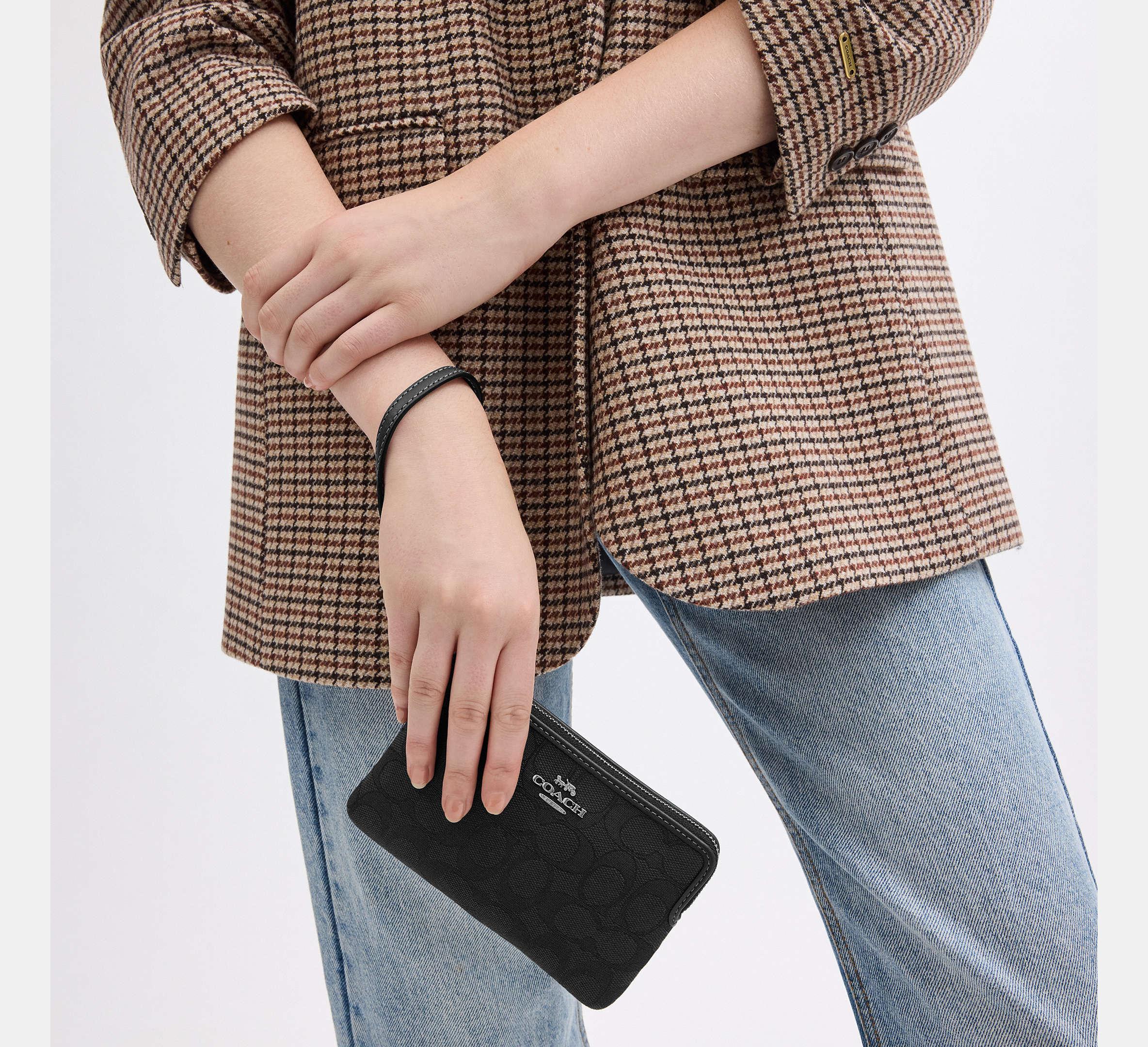 Coach Corner Zip Wristlet In Signature Jacquard – Silver/Black - Sneaker Türkiye