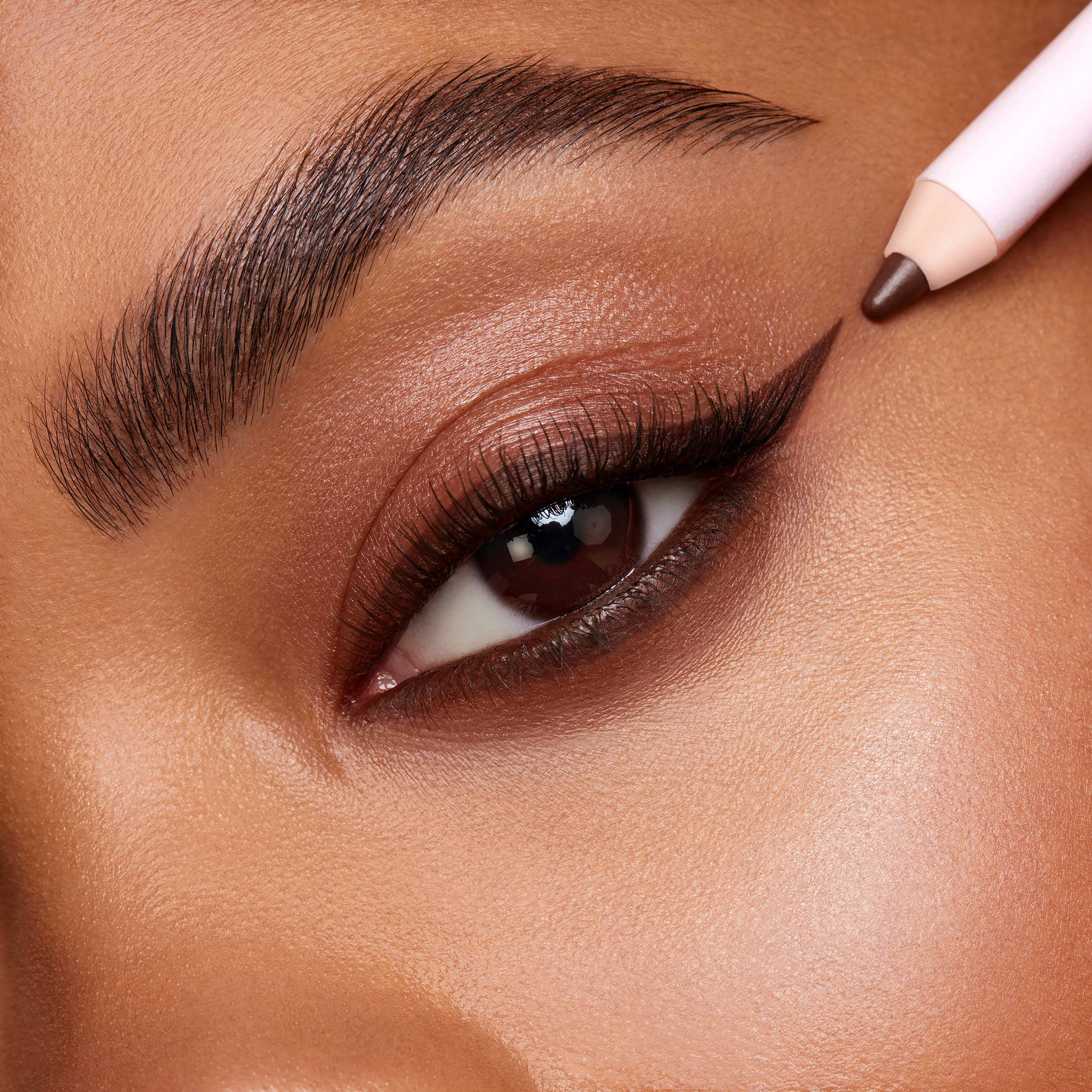 Kylie Gel Eyeliner Pencil - Sneaker Türkiye