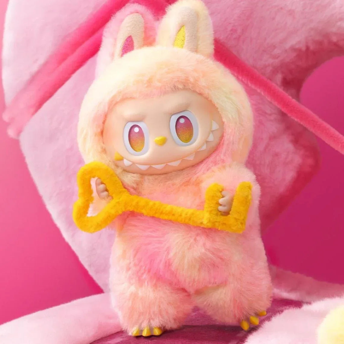 POP MART LABUBU THE MONSTERS BIG INTO ENERGY LOYALTY PELUŞ FİGÜR - Sneaker Türkiye