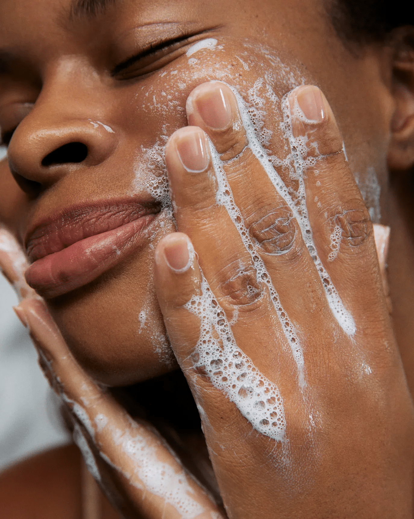 Glossier Milky Jelly Cleansing Bar – Temizleyici Bar - Sneaker Türkiye