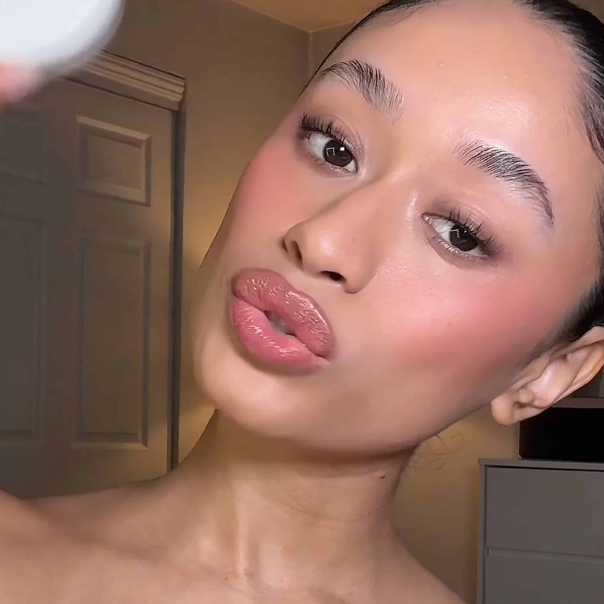 Kylie Rosy Radiance Lip Combo - Sneaker Türkiye